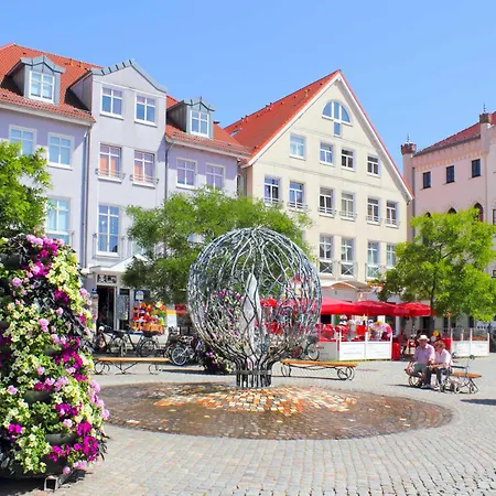 Mueritztraum - In Der Hafenresidenz Mit Terrasse & Wellness וארן