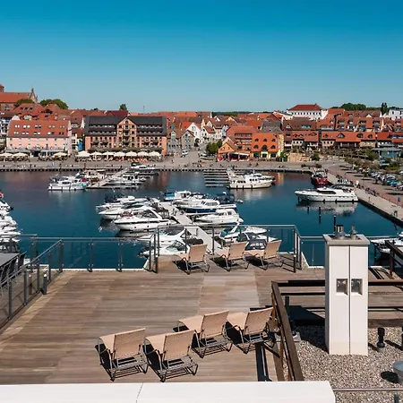 Apartman Mueritztraum - In Der Hafenresidenz Mit Terrasse & Wellness *